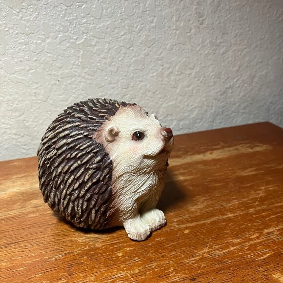 Small  Hedgehog. Resin  3.5 inches‎ tall - Picture 2 of 5
